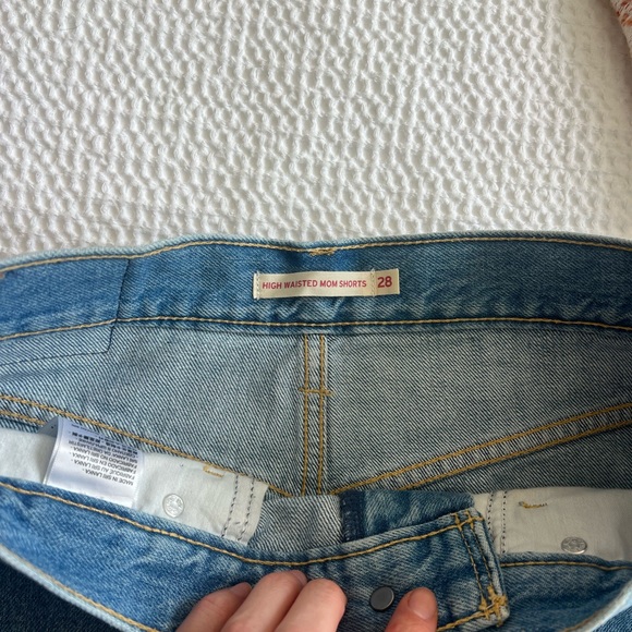 LEVIS HIGH WAISTED DENIM MOM SHORT - Picture 3 of 5